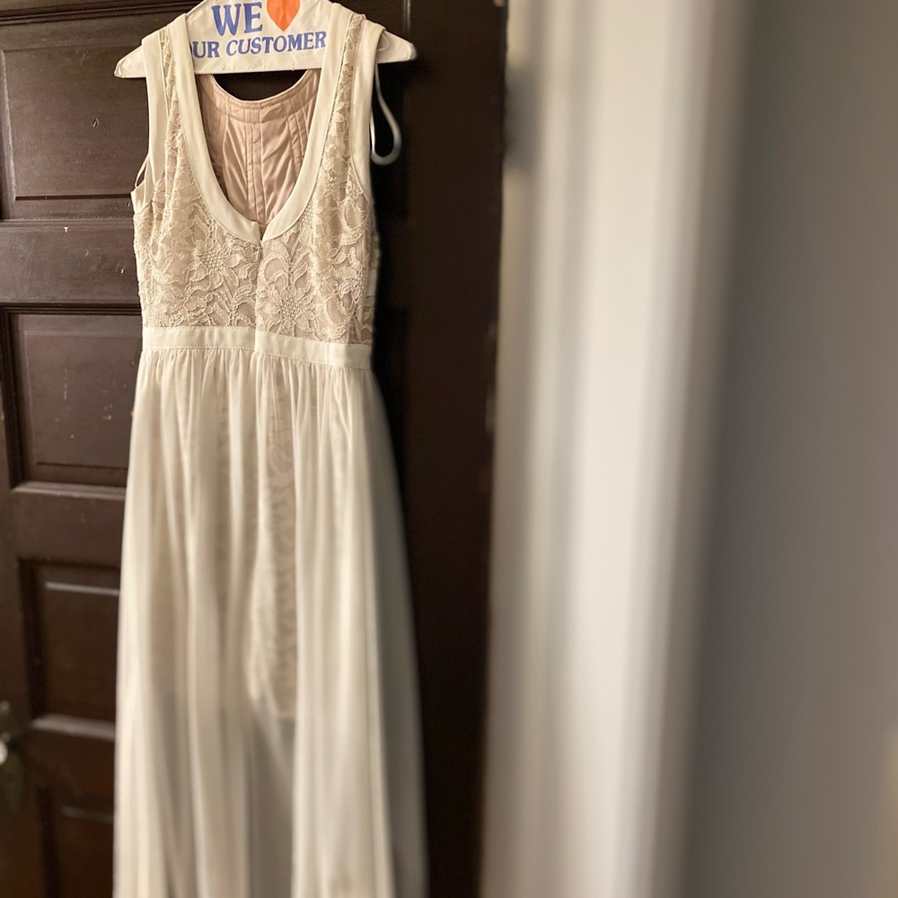 Beautiful long dress for prom, wedding or special event!
